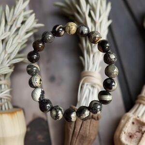 🆕 10mm Silver Leaf Jasper Bracelet 🖤